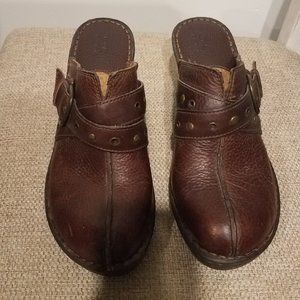 BOC high heeled clog